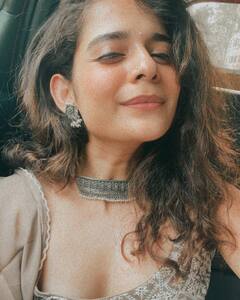 PHOTO: ‘वेब सीरिज क्वीन’ मिथिलाच्या घायाळ करणाऱ्या अदा!