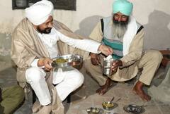 ਹੁਣ ਮੁੱਖਮੰਤਰੀ Charanjit Singh Channi ਪਹੁੰਚੇ Amritsar ਦੇ ਸਰਹੱਦੀ ਪਿੰਡ | Abp Sanjha | Punjabi News