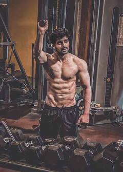 Lakshya Review: సినిమా లో నాగశౌర్య లక్ష్యాన్ని చేరుకున్నాడా?| ABP Desam