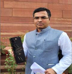 Delhi News : शराब के साथ लोकसभा में पहुंचे बीजेपी सांसद, फिर दिल्ली सरकार पर लगाया आरोप