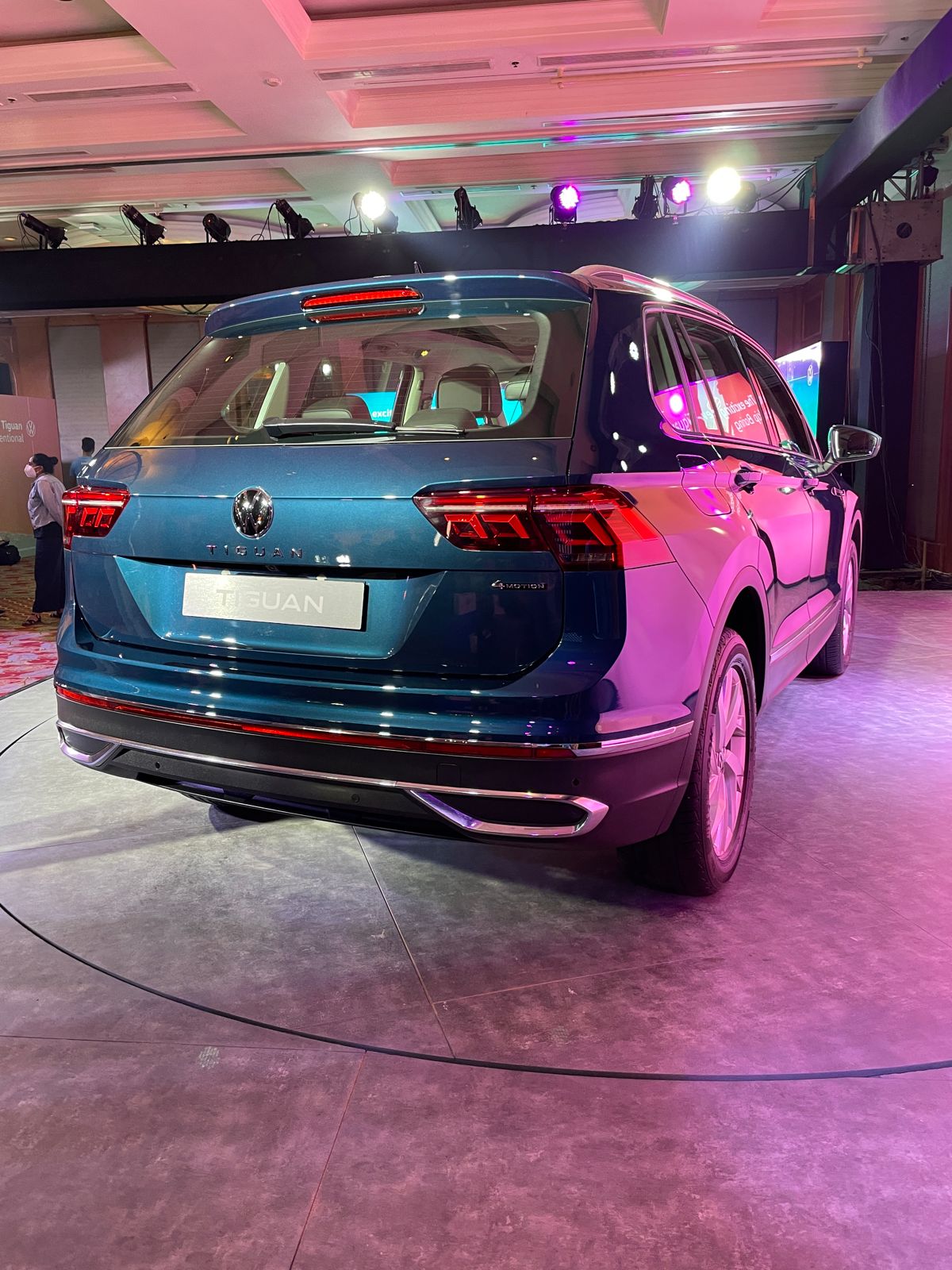 Volkswagen Tiguan First Look Review: SUV में फीचर्स, लुक और प्रीमियम की तलाश करने वालों के लिए खास है Volkswagen की नई Tiguan