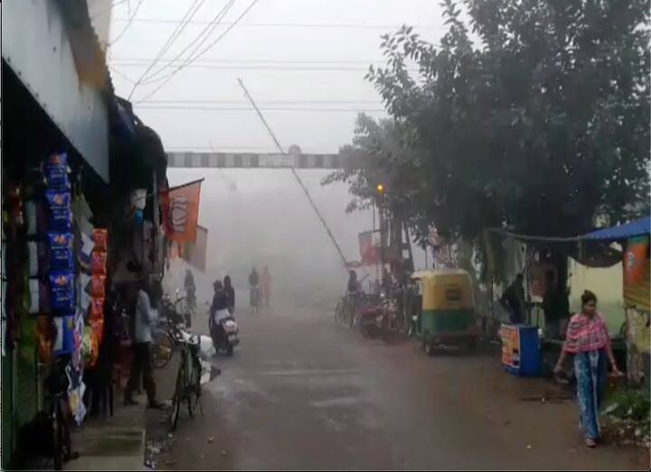 আলিপুর আবহাওয়া দফতরের পূর্বাভাস, আজ থেকে নামবে পারদ। তবে জাঁকিয়ে শীতের জন্য আরও কিছুদিনের অপেক্ষা।