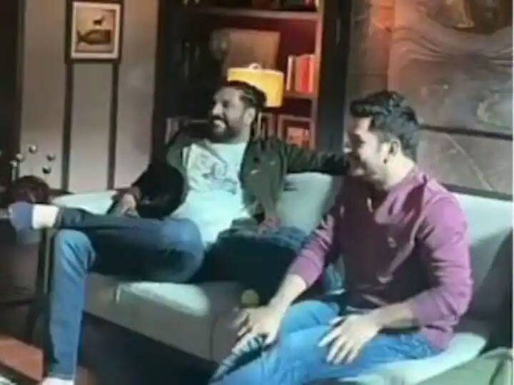 Watch: Viral Video Of MS Dhoni's 'Reunion' With Ex-Teammate Yuvraj Singh Watch: మళ్లీ కలిసిన యువీ, ధోనీ..! ఎక్కడ.. ఎందుకు?