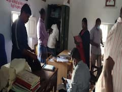 மூதாட்டியிடம் லஞ்சம்: விருதுநகர் அருகே ஊராட்சி செயலாளர் கைது!