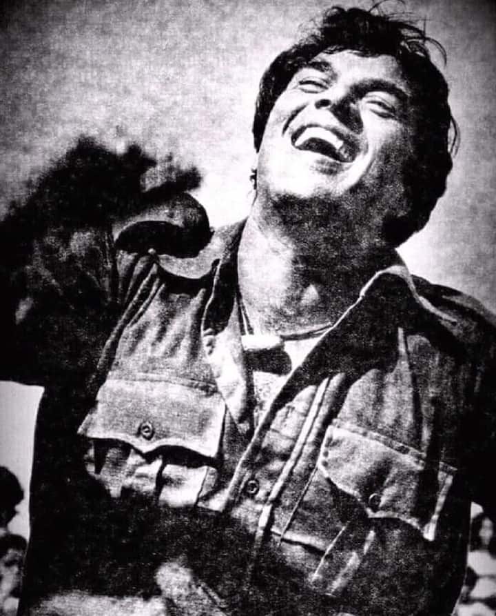 अभिनेते धर्मेंद्र हे बॉलीवूडचे सर्वात सुंदर आणि देखणा अभिनेता म्हणूनही ओळखले जातात, याची कबुली खुद्द सलमान खान याने दिली आहे. (photo:aapkadharam/ig)