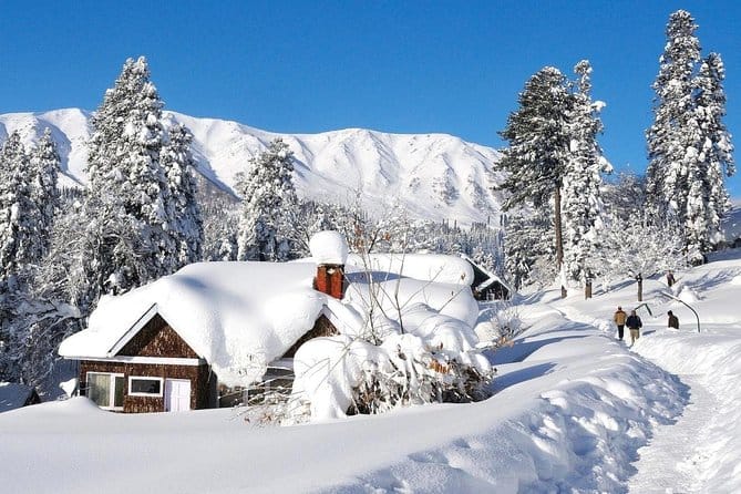 Gulmarg- History of Gulmarg in Kashmir, Best Time to Visit, Things to Do in  Gulmarg | Gulmarg: आखिर क्यों कहां जाता है गुलमर्ग को धरती का स्वर्ग, जानें  इतिहास, पर्यटक स्थल, सबकुछ