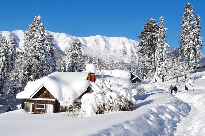 Tourist can celebrate white Christmas in Kashmir predict heavy snowfall on 23 to 25 December ANN Jammu Kashmir: कश्मीर में 'व्हाइट क्रिसमस' मनाने का मौका, घाटी में अगले हफ्ते भारी बर्फबारी का है अनुमान