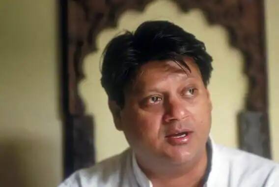 ২০০১-এর ডিসেম্বরে বিমান দুর্ঘটনায় মৃত্যু হয় মাধবরাও সিন্ধিয়ার।