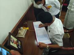 வெலிங்டனில், தலைமை தளபதிக்கும், அதிகாரிகளுக்கும் புகழஞ்சலி செலுத்திய முதலமைச்சர் மு.க. ஸ்டாலின்..