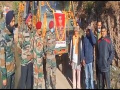 UP News: नागालैंड में शहीद हुए गौतम लाल के अंतिम दर्शन के लिए उमड़ा जनसैलाब, पिता ने कहा- दूसरे बेटे को भी सेना में भेजेंगे