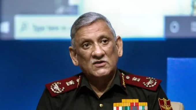CDS Bipin Rawat Death political Reaction Indian army Chief of Defense Staff Tamil Nadu Chopper Crash latest News CDS Bipin Rawat : मोदी म्हणाले, सच्चा देशभक्ताला सलाम! अमित शाह म्हणतात, तुमचं शौर्य देश विसरणार नाही