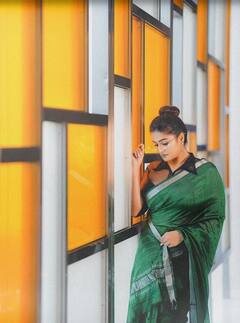 Ramya nambeesan pics: விழிகளிலே புது மயக்கம்...பச்சை புடவையில் ரம்யாவின் கலக்கல் போட்டோஷூட்..!