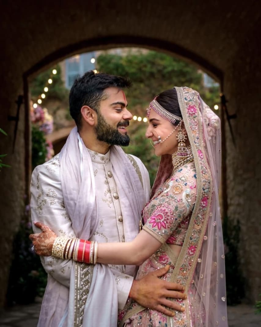 Katrina Kaif पासून Priyanka Chopraपर्यंत 'या' बॉलिवूड सेलिब्रिटींनी लग्नाचे फोटो विकून कमावले करोडो रुपये