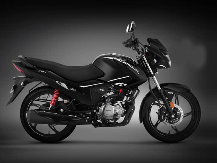 हीरो ग्लैमर Xtec में 124.7 cc की इंजन है. यह 55 kmpl की माइलेज देती है. इसमें 5 स्पीड मैनुअल ट्रांसमिशन है. बाइक का फ्यूल टैंक 10 लीटर है. इसकी कीमत 75,900 रुपये (एक्स शोरूम) से शुरू हो जाती है. इसमें ब्लूटूथ कनेक्टिविटी का ऑप्शन भी आता है. इसमें नेविगेशन की भी सुविधा है. मोटरसाइकिल फुली डिजिटल एलसीडी इंस्ट्रूमेंट कलस्टर के साथ आती है. इसमें एलईडी हेडलाइट का भी विकल्प है. आपको यूएसबी चार्जिंग स्लॉट्स भी मिल जाएगा.