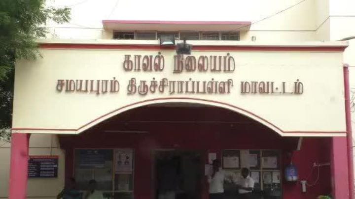 முதலமைச்சரிடம் பணிநியமன ஆணை பெற்ற அர்ச்சகர் - உயிருக்கு அச்சம் இருப்பதாக மனைவியுடன் காவல் நிலையத்தில் புகார்