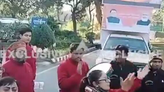 Uttarakhand: विकास रथ यात्रा वाहन को CM Dhami ने किया रवाना, सरकार की योजनाओं की दी जाएगा जानकारी