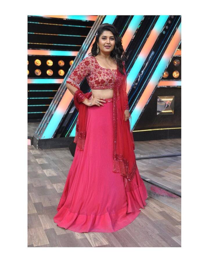 आपल्या सौंदर्यानं लाखो तरुणांना घायाळ करणारी अभिनेत्री प्राजक्ता माळी नेहमीच आपल्या हटके अंदाजासाठी ओळखली जाते. (Photo Credit : prajakta_official/Instagram)