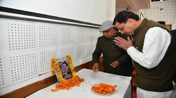 Uttarakhand declares 3-day State mourning over demise of CDS General Bipin Rawat Uttarakhand on Bipin Rawat : বিপিন রাওয়াতের মৃত্যুতে তিন দিনের রাষ্ট্রীয় শোক ঘোষণা উত্তরাখণ্ড সরকারের