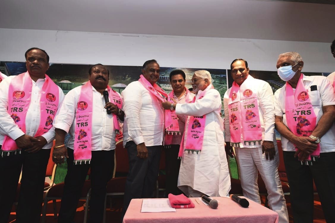 TRS :  టీఆర్ఎస్‌ కోసం సూసైడ్ స్క్వాడ్‌లా పని చేద్దాం..  చల్మెడ చేరిక సభలో మంత్రి గంగుల వ్యాఖ్యలు !