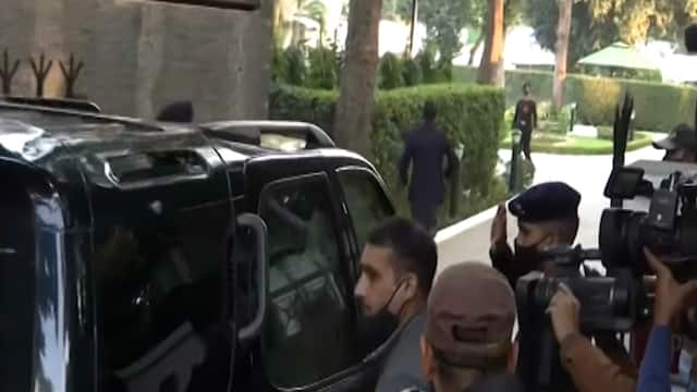 IAF Helicopter Crash Live Updates : बिपीन रावत यांच्या निवासस्थानी लष्करप्रमुख जनरल नरवणे पोहचले