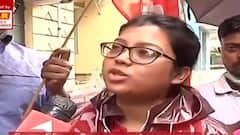 KMC Election 2021: রেড ভলান্টিয়ার্সই ভরসা! তৃণমূলের গড়ে মিথ ভাঙার লক্ষ্যে বামেদের বাজি প্রিয়া। Bangla News