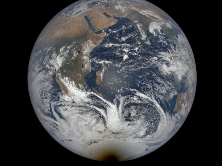 ¿Cómo apareció desde el espacio el último eclipse solar total de 2021?  Mira las fotos de la NASA