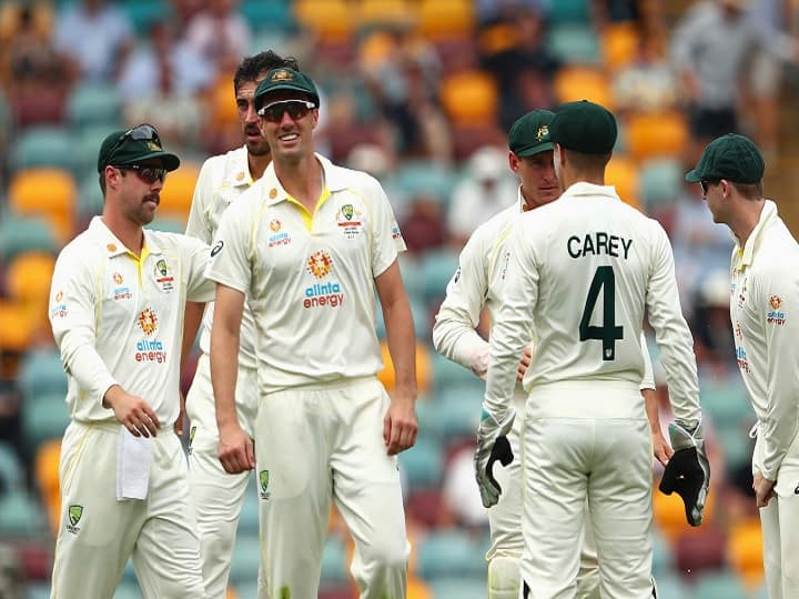 ENG vs AUS England all out on 147 runs Australian bowler Pat Cummins took 5 Wickets Ashes 2021 1st test match at the Gabba  ENG vs AUS: एशेज टेस्ट की पहली पारी में इंग्लैंड की टीम 147 रनों पर सिमटी, पैट कमिंस ने चटकाए 5 वकेट