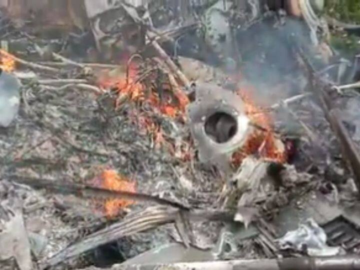 तमिलनाडु के कुन्नूर में सेना का एक Mi-17 हेलीकॉप्टर बुधवार की दोपहर क्रैश हो गया है. इसमें सीडीएस बिपिन रावत और उनकी पत्नी मधुलिका रावत भी मौजूद थे.