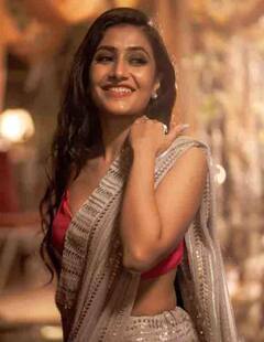 યુઝર્વેન્દ્ર ચહલની પત્ની ધનશ્રીએ સાડીમાં બતાવી સુંદર અદાઓ