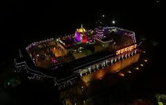 PHOTO : यळकोट यळकोट जय मल्हार! चंपाषष्ठीला खंडेरायाची जेजुरी सजली, डोळ्यांचे पारणे फेडणारे दृश्य