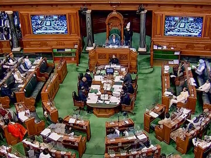 Election Laws Amendment Bill 2021 Passed in Lok Sabha Have Provision to Link Voter ID with Aadhaar Card, know in details Election Laws Amendment Bill: লোকসভায় পাশ নির্বাচন সংশোধনী বিল, ভোট প্রক্রিয়ায় কেন্দ্রীয় হস্তক্ষেপের অভিযোগ