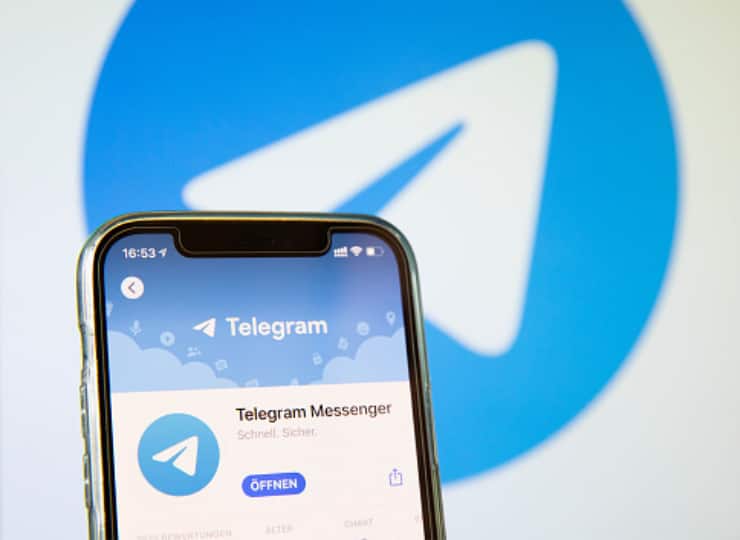 Telegram New Features Telegram providing better features than whatsapp Telegram New Features : Telegram मधील नवी फिचर्सनं WhatsApp ला टाकलं मागे