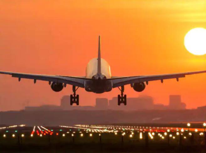 suspension of scheduled international commercial passenger services extended till 31st january 2022 International Flights Suspension: આ તારીખ સુધી તમામ કોમર્શિયલ ફ્લાઈટ્સ પર પ્રતિબંધ, ઓમિક્રોનના ખતરા વચ્ચે મોટો નિર્ણય