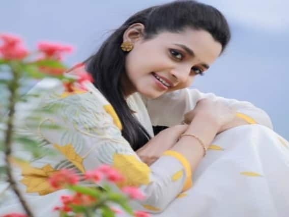Actress Abarnathi : ஜெயில் நாயகி அபர்ணதியின் அசத்தல் க்ளிக்ஸ்...! Actress Abarnathi : ஜெயில் நாயகி அபர்ணதியின் அசத்தல் க்ளிக்ஸ்...!