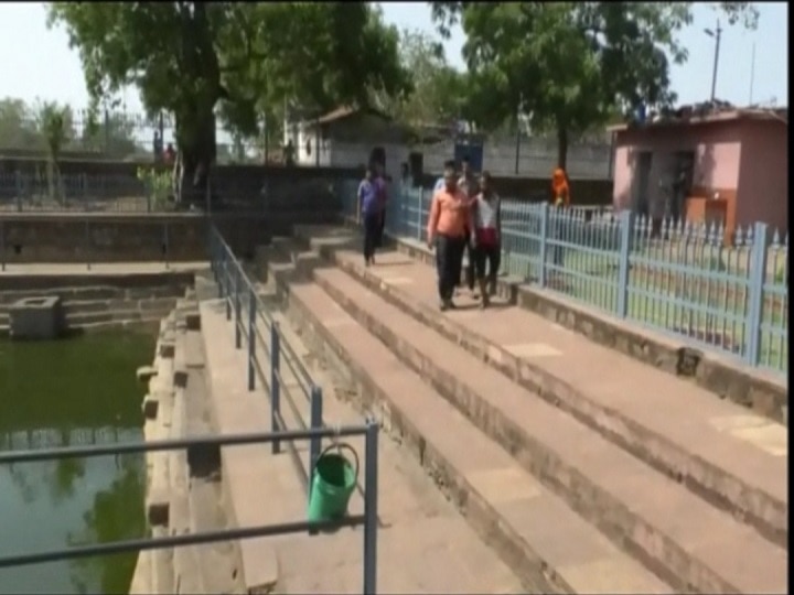 Devbaloda Shiv Mandir: इस मंदिर में भूगर्भ से स्वयं उत्पन्न हुआ है शिवलिंग, जानें- क्यों इसको बनाने वाले शख्स ने कुंड में लगा दी थी छलांग?