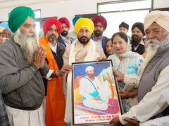 पंजाब: सीएम चन्नी ने सिख क्रांतिकारी लीडर बाबा महाराज सिंह की प्रतिमा का किया उद्घाटन