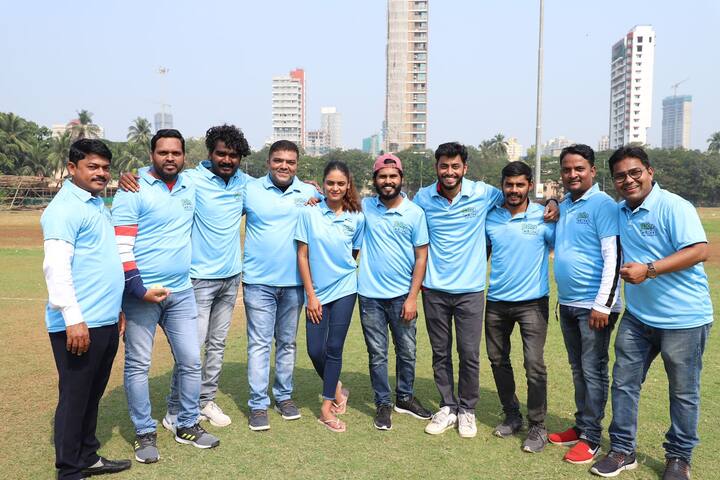Free Hit Danka Film Free Hit Danka'Cricket Match at Shivaji Park Free Hit Danka Film : शिवाजी पार्कमध्ये रंगला 'फ्रि हिट दणका'चा क्रिकेट सामना