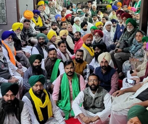 संयुक्त किसान मोर्चा की दो टूक, कहा- पंजाब में चुनाव लड़ने वाले किसान संगठनों से हमारा नहीं है कोई संबंध संयुक्त किसान मोर्चा की दो टूक, कहा- पंजाब में चुनाव लड़ने वाले किसान संगठनों से हमारा नहीं है कोई संबंध
