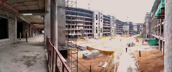 తెలంగాణ నూతన సచివాలయ నిర్మాణ పనులను సీఎం కేసీఆర్ పరిశీలించారు. త్వరితగతిన పనులు పూర్తి చేసి అందుబాటులోకి తీసుకురావాలని ఆదేశించారు.