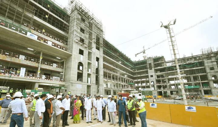వాల్ గ్లాడింగ్ టైల్స్, గ్రానైట్స్, యూపీవీసీ విండోస్, అల్యూమినియం ఫాబ్రికేషన్స్, మెట్లకు వేసే గ్రానైట్స్, ఫ్లోరైడ్ మార్బుల్స్, గ్రానైట్స్ పలు రకాల మోడళ్లను అధికారులు సీఎం కేసీఆర్ ఎదుట ప్రదర్శించారు.