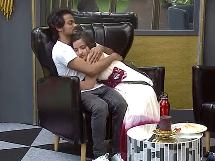 Bigg Boss 5 Telugu: నాగ్ మామ.. కామకలాపాలు చూడలేకపోతున్నాం.. నటి షాకింగ్ కామెంట్స్