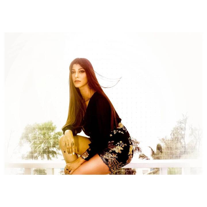 प्लॅनेट मराठी या ओटीटी प्लॅटफॉर्मवर प्रदर्शित होणार आहे.  (सर्व फोटो सौजन्य : तेजस्विनी पंडितच्या इन्स्टाग्रामवरुन)(Photo:@tejaswini_pandit/IG)