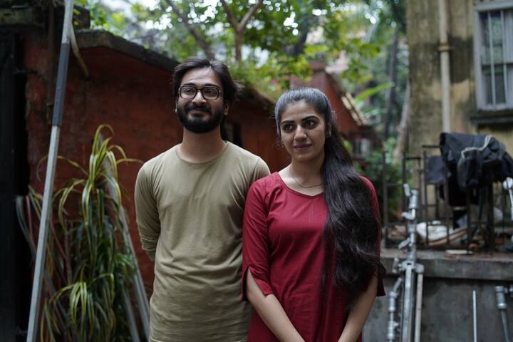 এই ষাটোর্ধ্ব বৃদ্ধের চরিত্রে অভিনয় করতে দেখা যাবে পরাণ বন্দ্যোপাধ্যায়কে। ফোনের ওপারের মেয়েটির চরিত্রে থাকবেন 'জ্যেষ্ঠপুত্র' খ্যাত শ্রেয়া ভট্টাচার্য (Sreya Bhattacharyya)। পরিচালনায় শমীক রায় চৌধুরী।
