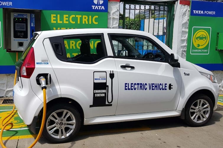 jsw group 3 lakhs incentive to employees for buying electric vehicles across india Buy Electric Car: कर्मचारियों को तोहफा! इलेक्ट्रिक कार खरीदने के लिए 3 लाख रुपये देगी ये भारतीय कंपनी