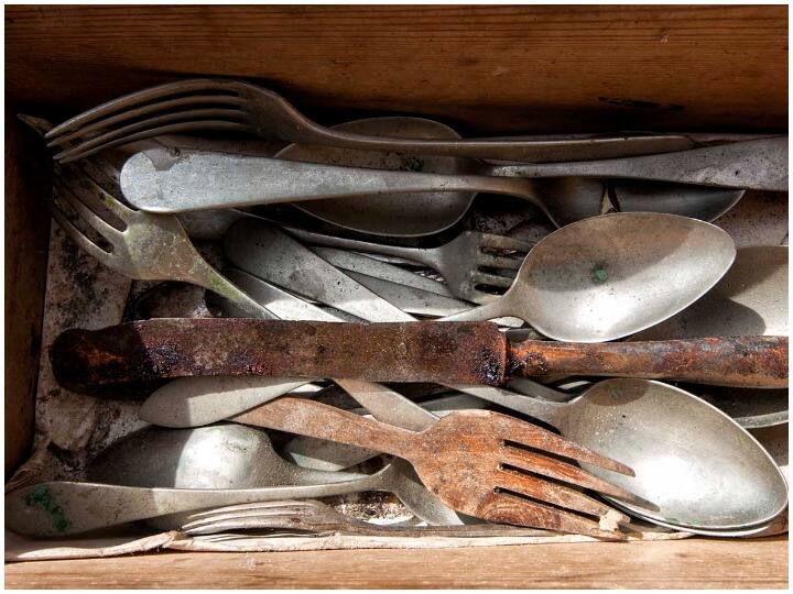 Kitchen Hacks How To Remove Rust Stain From Utensils Floor And Tiles Easy Hacks Kitchen Hacks: बर्तन और फर्श पर लगे जंग के निशान छुड़ाने का आसान तरीका, अपनाएं ये टिप्स