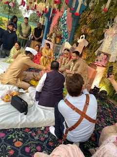 Tejashwi Yadav Wedding Photos: तेजस्वी यादव की शादी में शामिल हुए कई वीआईपी, देखें तस्वीरें
