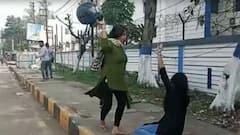 Extramarital Affairs: স্বামীর প্রেমিকাকে রাস্তায় ফেলে উত্তম-মধ্য়ম! পরকীয়ার অভিযোগে মহিলাকে রাস্তায় ফেলে মার | Bangla News