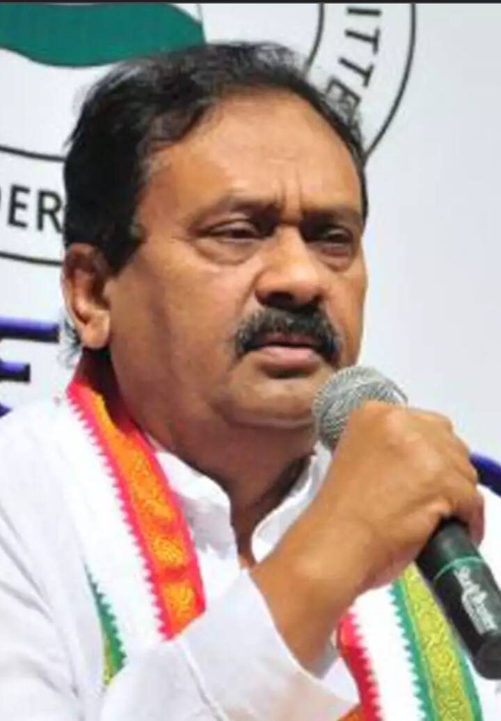 Congress Leader Shabbir Ali Fire On CM KCR over Paddy Procurement in Telangana Telangana CM KCR: ప్రభుత్వం మెడలు వంచైనా రైతుల ధాన్యాన్ని కొనుగోలు చేయిస్తాం.. మాజీ మంత్రి షబ్బీర్ అలీ