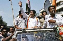 Actors Who Left Politics: इन 5 बड़े बॉलीवुड एक्टर्स को नहीं रास आई राजनीति, बहुत जल्दी ले लिया संन्यास