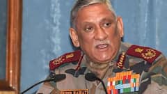 Breaking: CDS Bipin Rawat के Delhi आवास पर उनकी दोनों बेटियां और कुछ रिश्तेदार पहुंचे।